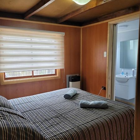 Hostal Traveltour El Campesino Пуерто Наталес Екстериор снимка